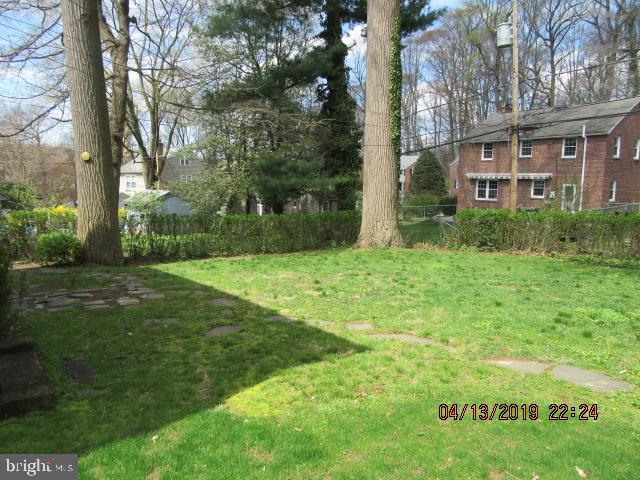 249 Flintlock Road Drexel Hill, PA 19026 - Photo 25 of 28 Large Level Back Yard