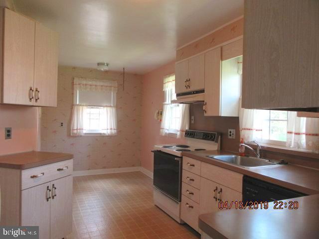 249 Flintlock Road Drexel Hill, PA 19026 - Photo 10 of 28 Eat In Kitcvhen