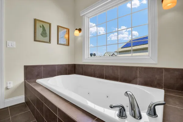 $850,000 | 1614 English Oak Drive, Champaign, IL 61822