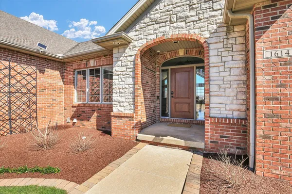 $850,000 | 1614 English Oak Drive, Champaign, IL 61822