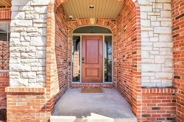 $850,000 | 1614 English Oak Drive, Champaign, IL 61822