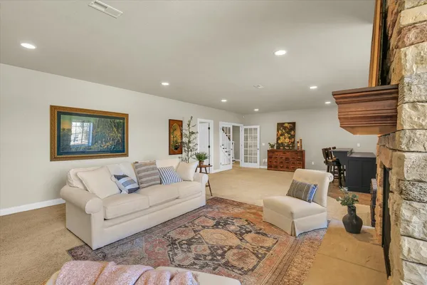$850,000 | 1614 English Oak Drive, Champaign, IL 61822