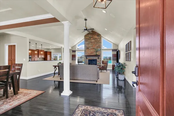 $850,000 | 1614 English Oak Drive, Champaign, IL 61822