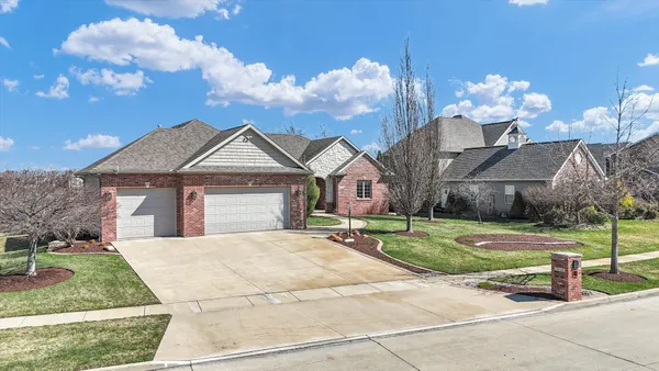$850,000 | 1614 English Oak Drive, Champaign, IL 61822