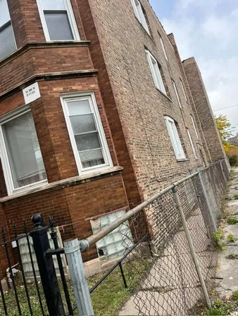 $2,350 | 4841 South Evans Avenue, Unit 1, Chicago, IL 60615