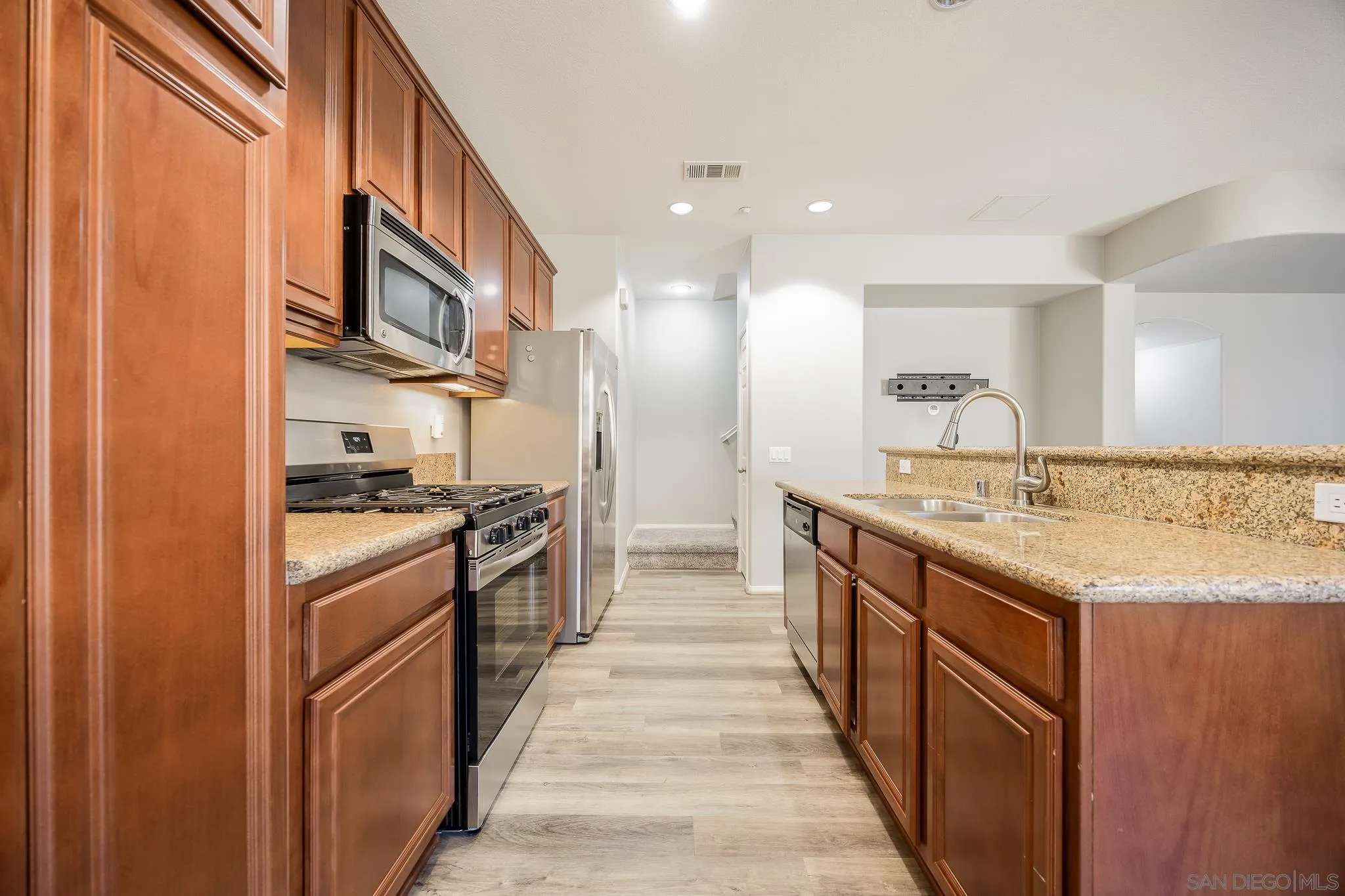 44984 Hawthorn Street, Unit 208 Temecula, CA 92592 - Photo 7 of 40