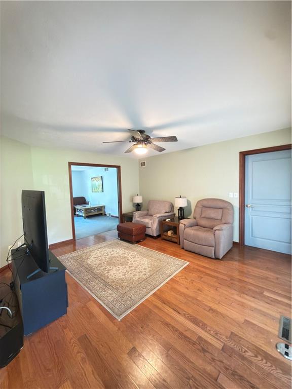 293 Spring Run Road Crescent, PA 15046 - Photo 9 of 41