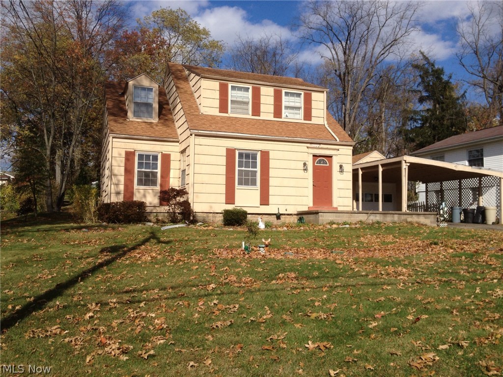 537 Harding Road Zanesville, OH 43701 - Photo 1 of 9
