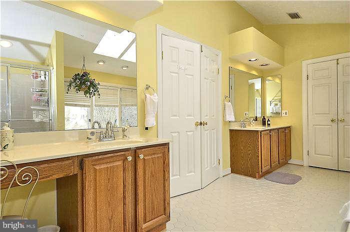 10378 Stansfield Road Laurel, MD 20723 - Photo 21 of 30 Owner's suite