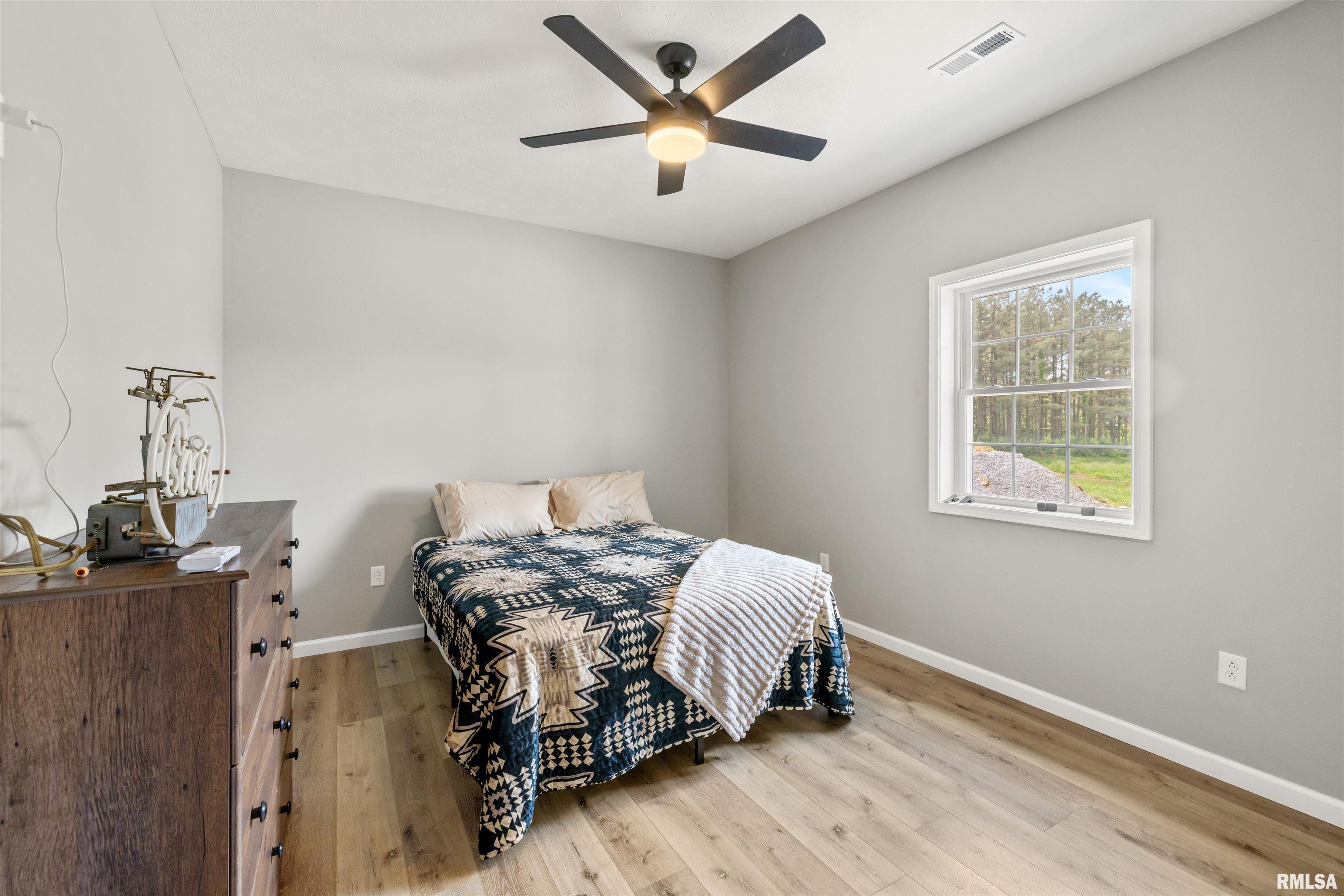 142 Oak Road Harrisburg, IL 62946 - Photo 18 of 47