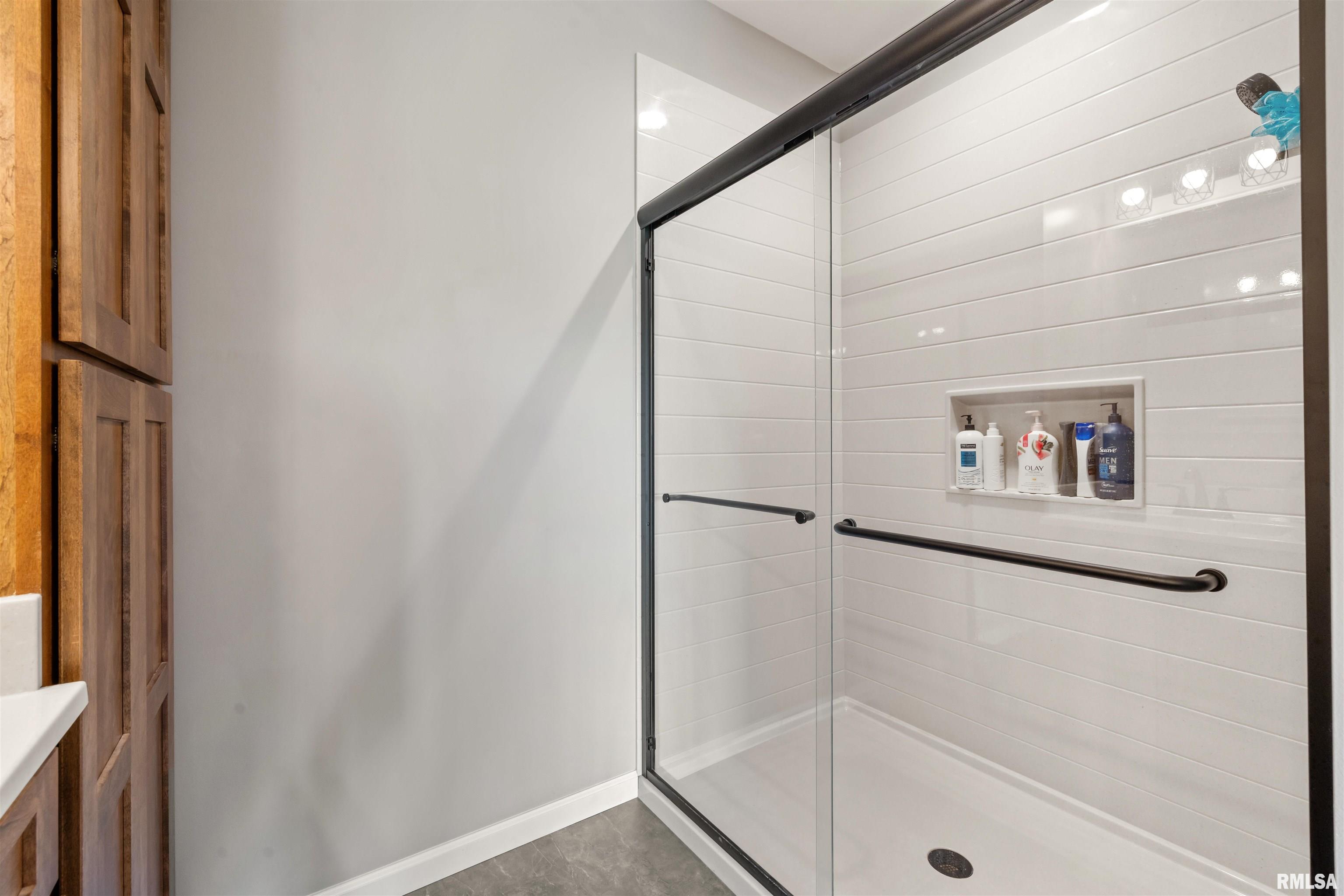 142 Oak Road Harrisburg, IL 62946 - Photo 24 of 47