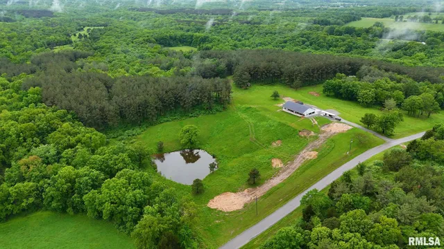 $390,000 | 142 Oak Road, Harrisburg, IL 62946