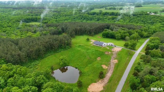 $390,000 | 142 Oak Road, Harrisburg, IL 62946