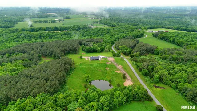 $390,000 | 142 Oak Road, Harrisburg, IL 62946