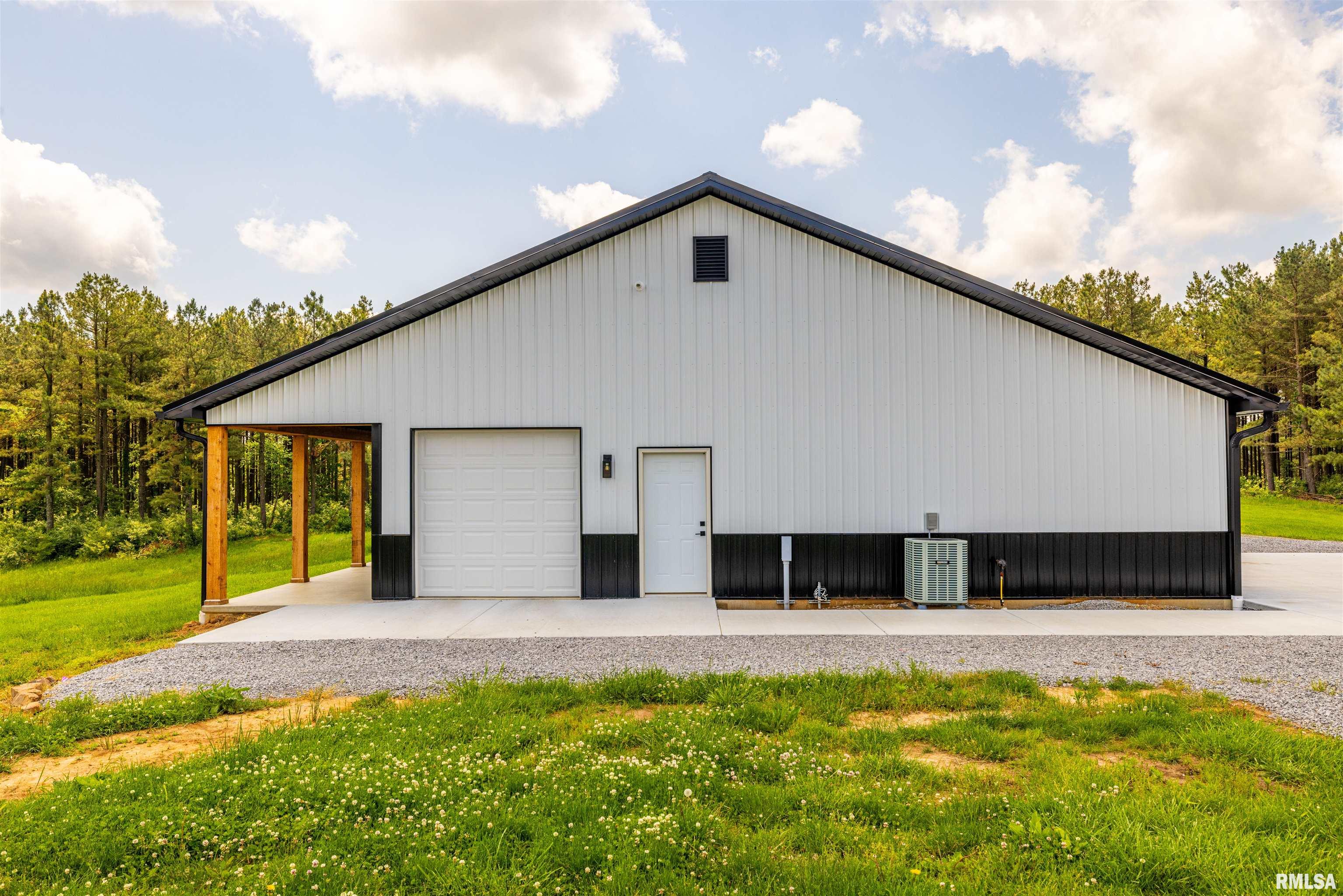 142 Oak Road Harrisburg, IL 62946 - Photo 4 of 47