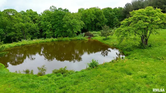 $390,000 | 142 Oak Road, Harrisburg, IL 62946