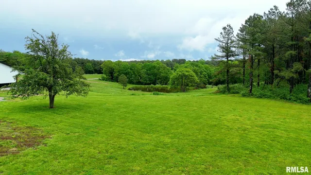 $390,000 | 142 Oak Road, Harrisburg, IL 62946