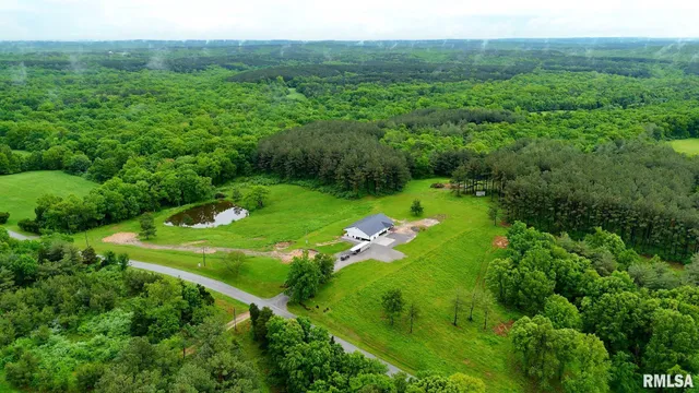 $390,000 | 142 Oak Road, Harrisburg, IL 62946