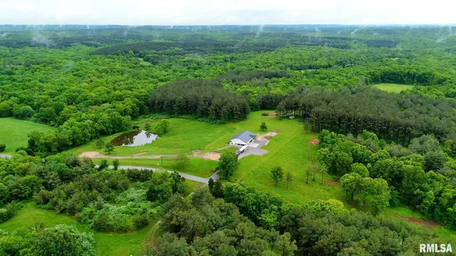 $390,000 | 142 Oak Road, Harrisburg, IL 62946