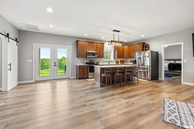 $390,000 | 142 Oak Road, Harrisburg, IL 62946