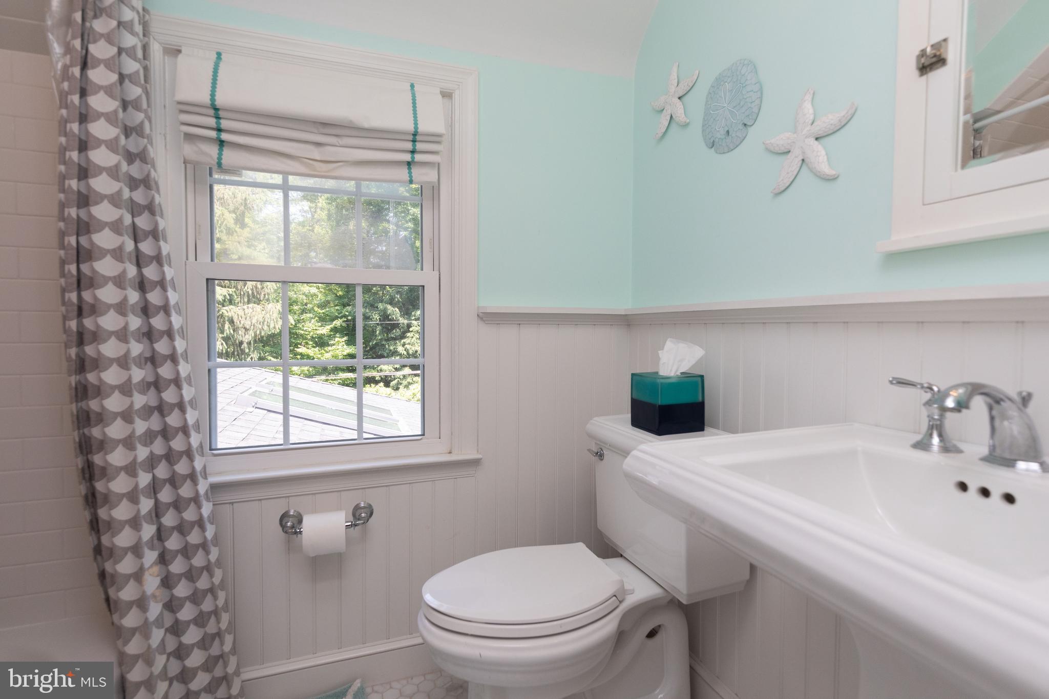 540 Custis Road Glenside, PA 19038 - Photo 35 of 57 Upstairs Full Bath