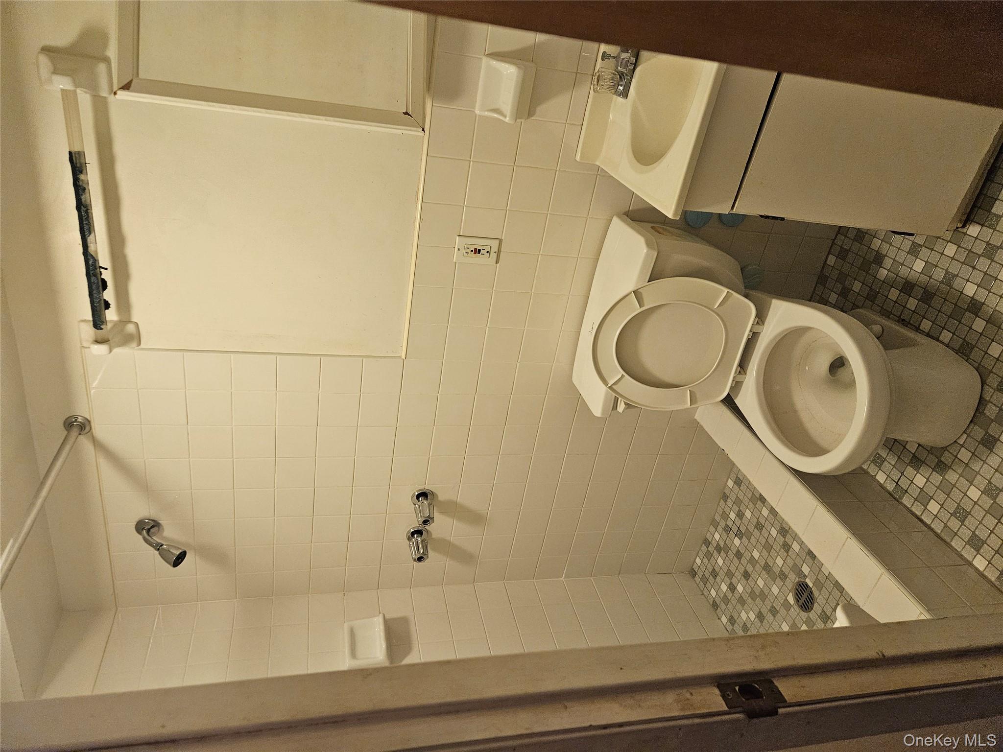 119-31 Guy R Brewer Boulevard, Unit 2 Queens, NY 11434 - Photo 39 of 42
