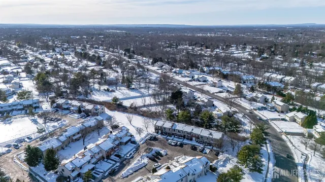 $439,999 | 127 Hampton Court, Somerset, NJ 08873