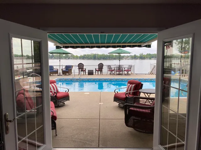 $1,250,000 | W949 Miramar Drive, East Troy, WI 53120