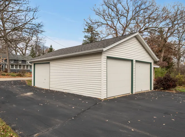 $1,250,000 | W949 Miramar Drive, East Troy, WI 53120