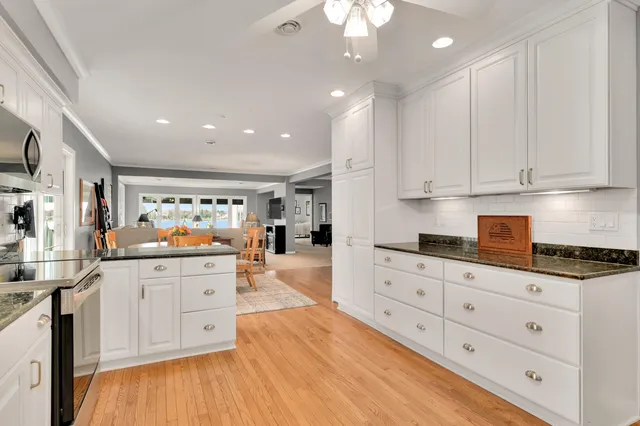 $1,250,000 | W949 Miramar Drive, East Troy, WI 53120