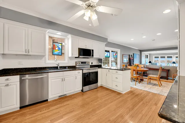 $1,250,000 | W949 Miramar Drive, East Troy, WI 53120