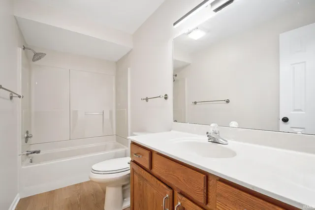 $945,000 | 51354 Stratford Drive, Elkhart, IN 46514