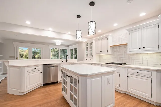 $945,000 | 51354 Stratford Drive, Elkhart, IN 46514