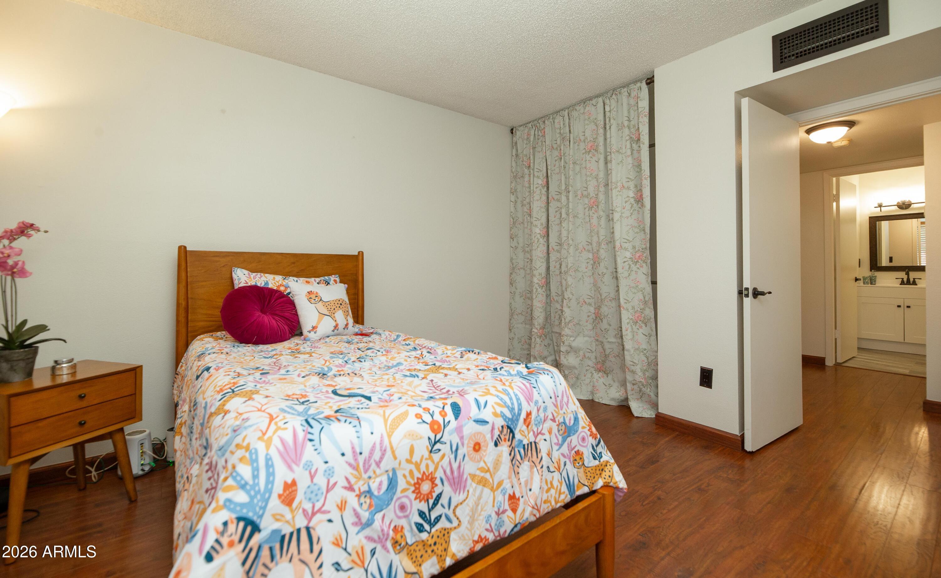 2435 West Greenway Road, Unit 8 Phoenix, AZ 85023 - Photo 21 of 41 Greenway-17