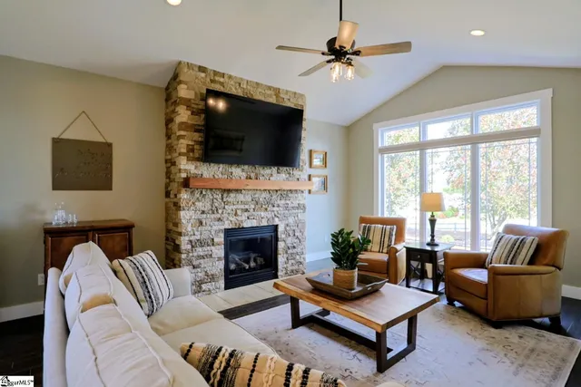 $649,900 | 126 Ward Oak Court, Greer, SC 29651