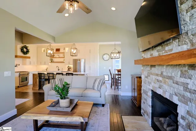 $649,900 | 126 Ward Oak Court, Greer, SC 29651