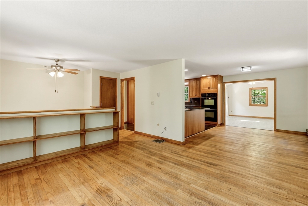 418 State Street Amherst, MA 01002 - Photo 11 of 39