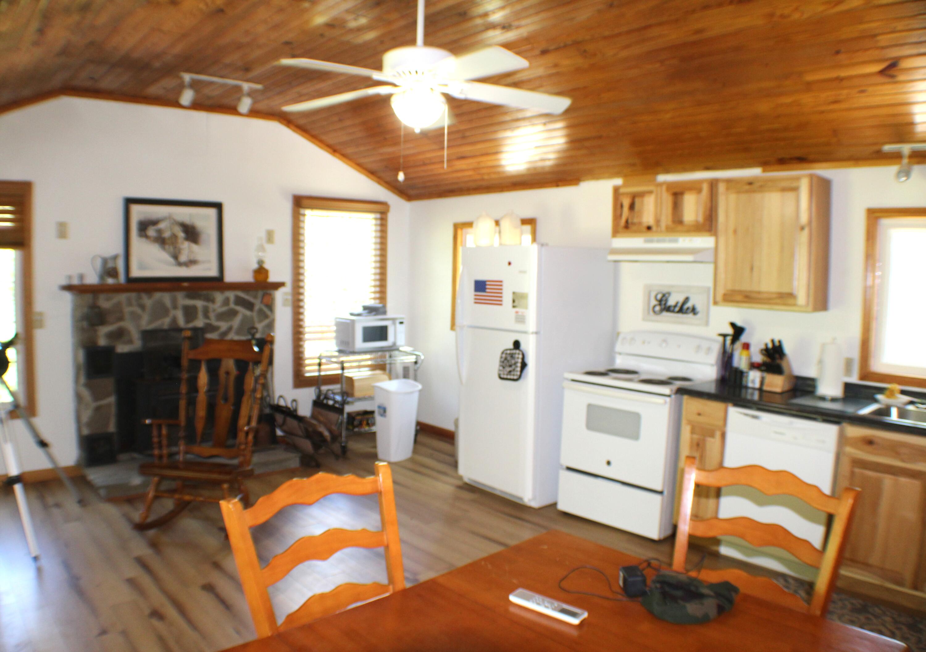 11923 Frost Road Dunmore, WV 24934 - Photo 18 of 29 Gallery Image 18