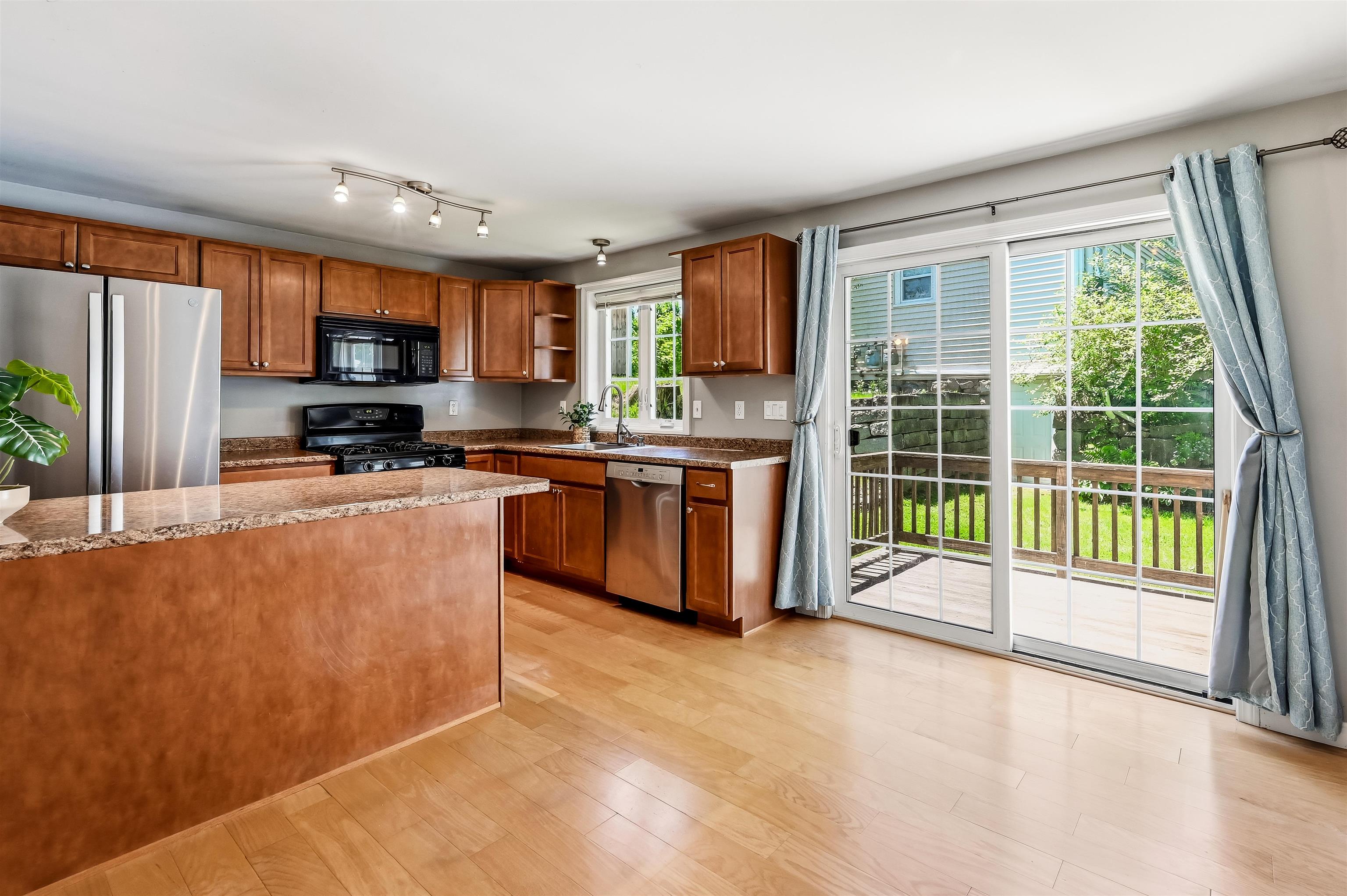 44 Church Street, Unit E Rochester, NH 03839 - Photo 15 of 37