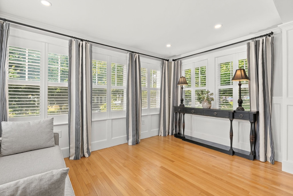 3 Essex Road Belmont, MA 02478 - Photo 4 of 40