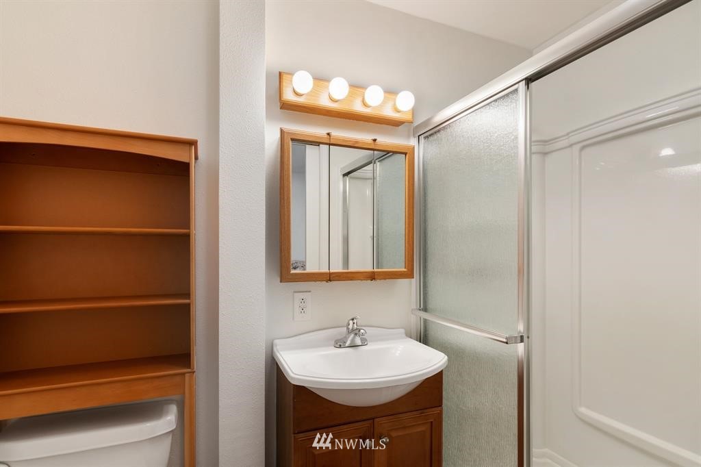 5520 Werner Road Bremerton, WA 98312 - Photo 14 of 20 Gallery Image 14