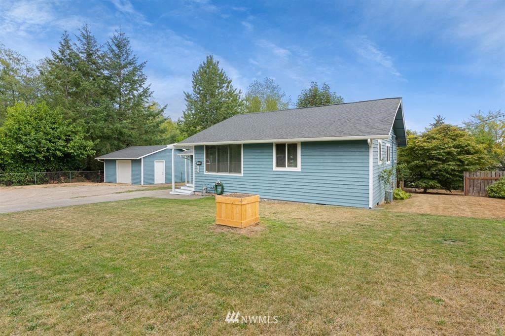 5520 Werner Road Bremerton, WA 98312 - Photo 3 of 20 Gallery Image 3