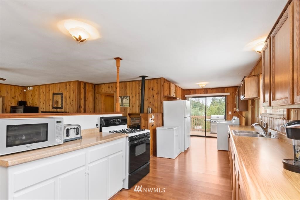 5520 Werner Road Bremerton, WA 98312 - Photo 8 of 20 Gallery Image 8