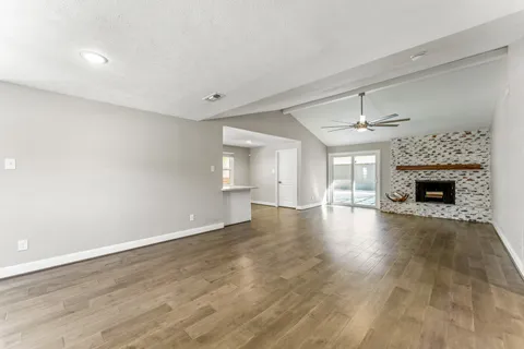 $429,000 | 2515 Blue Willow Drive, Houston, TX 77042