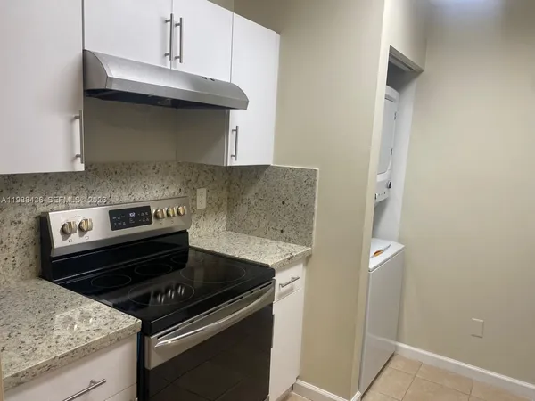 $2,100 | 1450 Southeast 3rd Avenue, Unit 202, Dania Beach, FL 33004