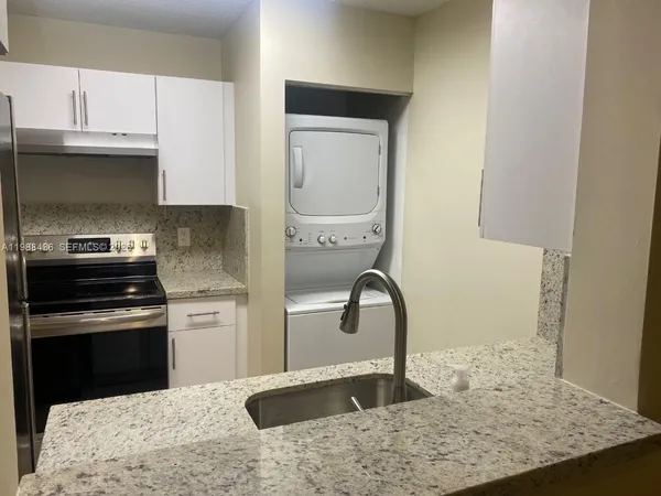 $2,100 | 1450 Southeast 3rd Avenue, Unit 202, Dania Beach, FL 33004