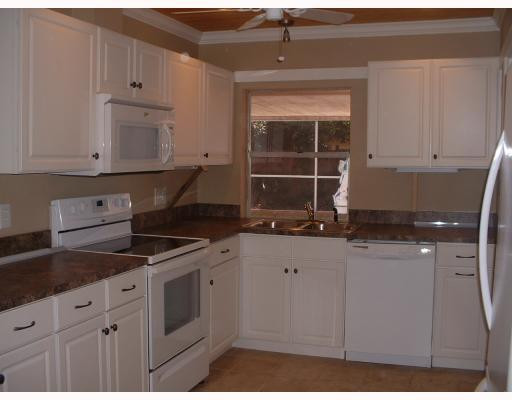 22300 Southwest 63rd Avenue Boca Raton, FL 33428 - Photo 7 of 16 Kitchen