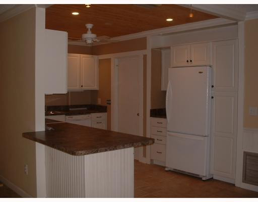 22300 Southwest 63rd Avenue Boca Raton, FL 33428 - Photo 8 of 16 Kitchen