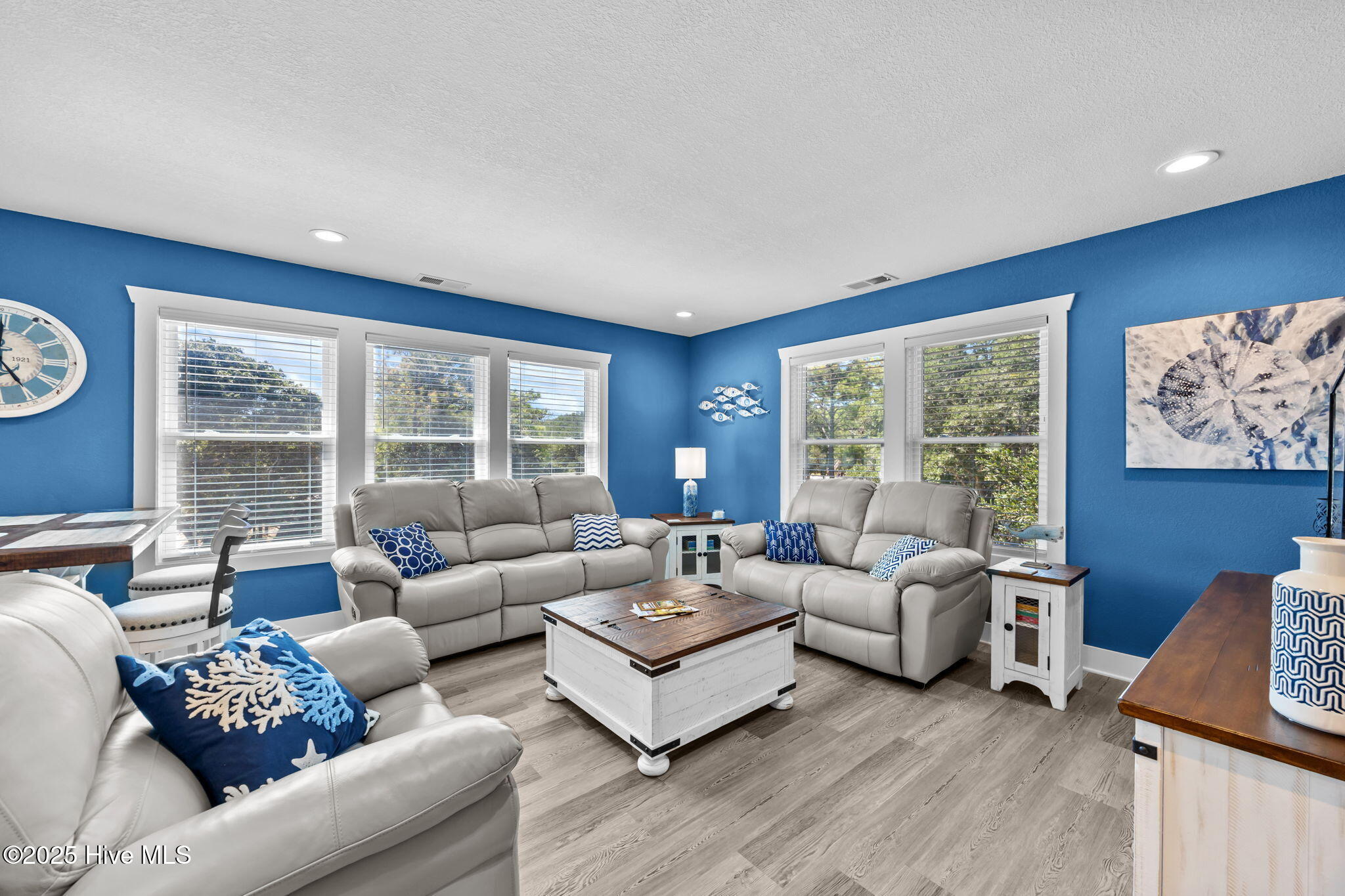 2364 Carova Road Corolla, NC 27927 - Photo 7 of 27 Living Room
