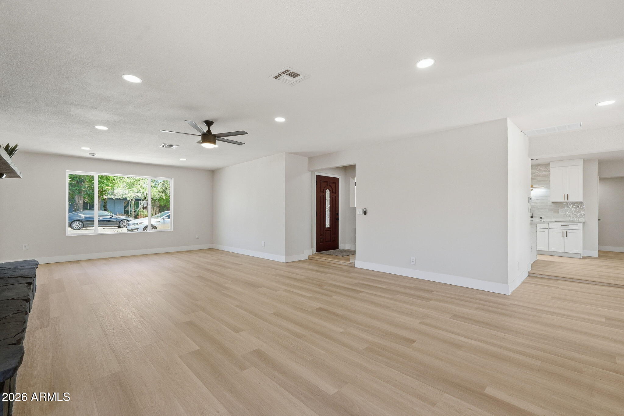 2617 West Lawrence Road Phoenix, AZ 85017 - Photo 13 of 47 012_ListerPros